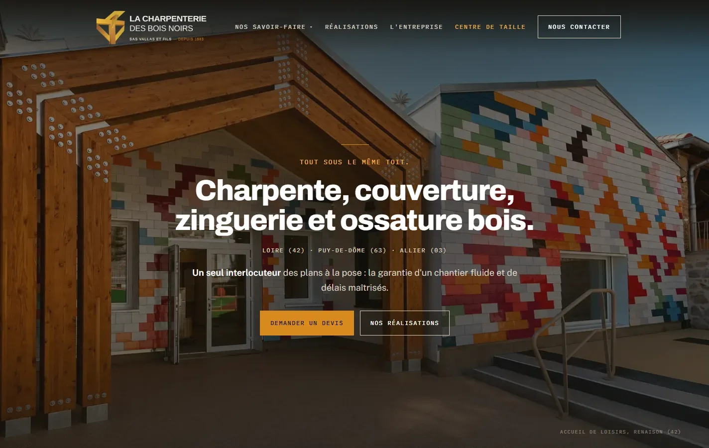Site web de La Charpenterie des Bois Noirs, charpentier couvreur, réalisation Aurea Agency